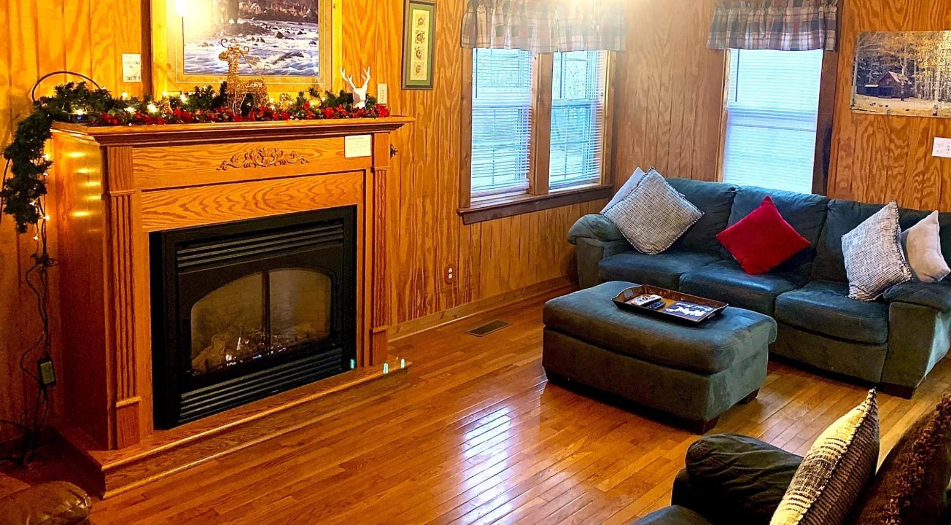 Bear Valley- Riverfront With Hot Tub! Luray Exterior foto