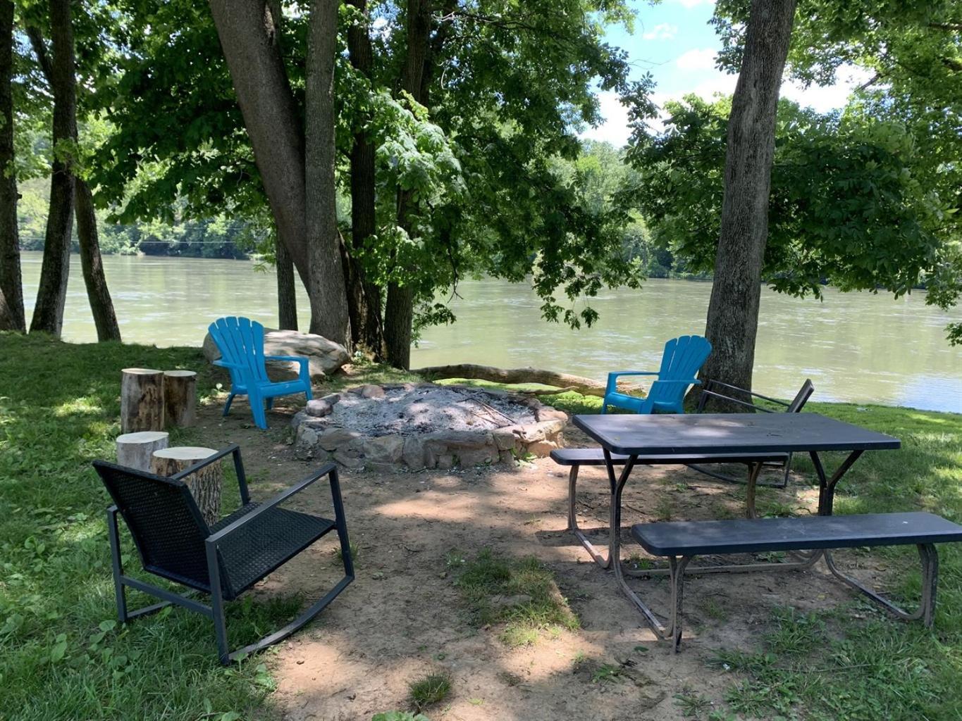 Bear Valley- Riverfront With Hot Tub! Luray Exterior foto