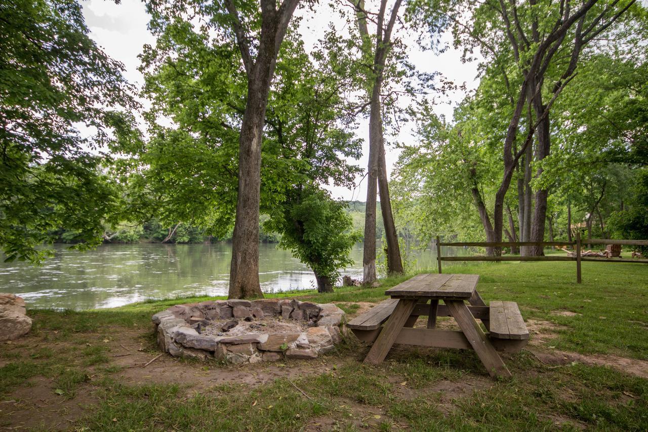Bear Valley- Riverfront With Hot Tub! Luray Exterior foto