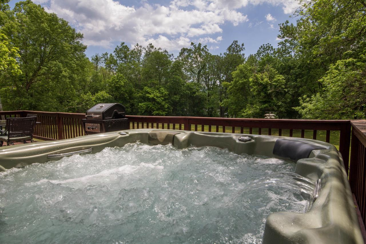 Bear Valley- Riverfront With Hot Tub! Luray Exterior foto